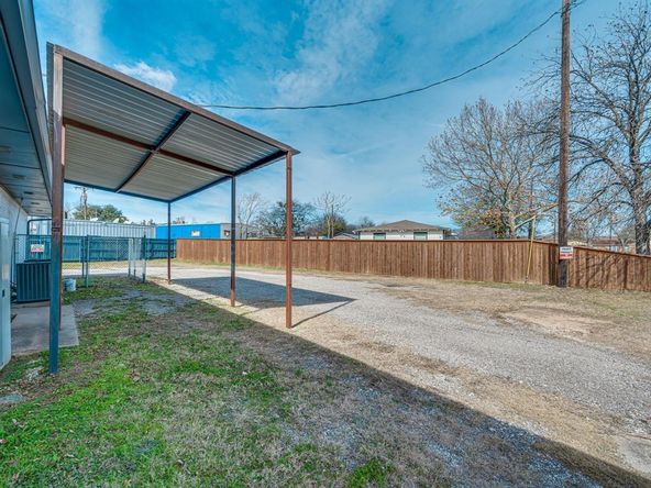 525 E Main St, Midlothian, TX 76065